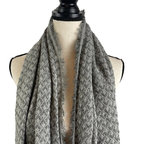 NORDSTROM BP GRAY FRINGE INFINITY SCARF O/S - Picture 2 of 6